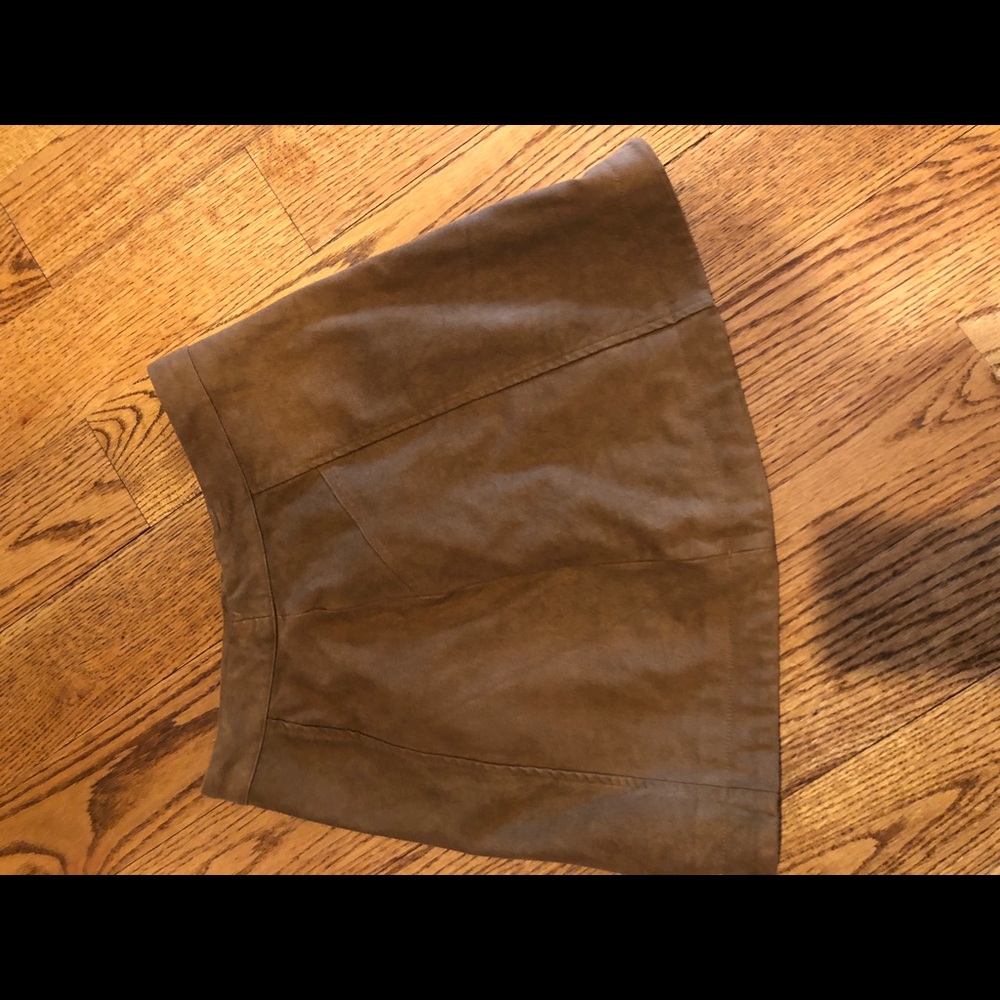 brown skirt
